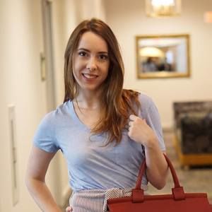 Meet your Posher, Delia